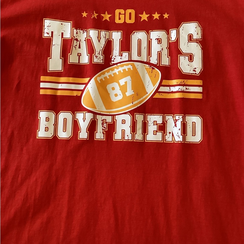 NWOT Go Taylor’s Boyfriend shirt Size L